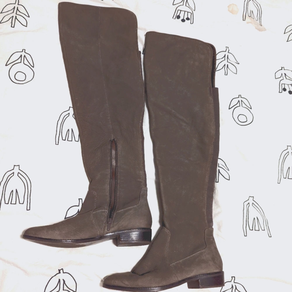 Aldo knee high suede boots women's size 8.5, ash colored